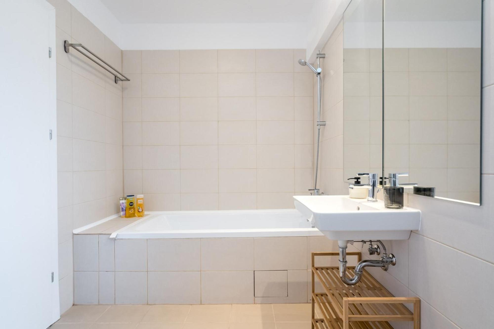 Breeze - Modern Escape In Pipera * Bucarest